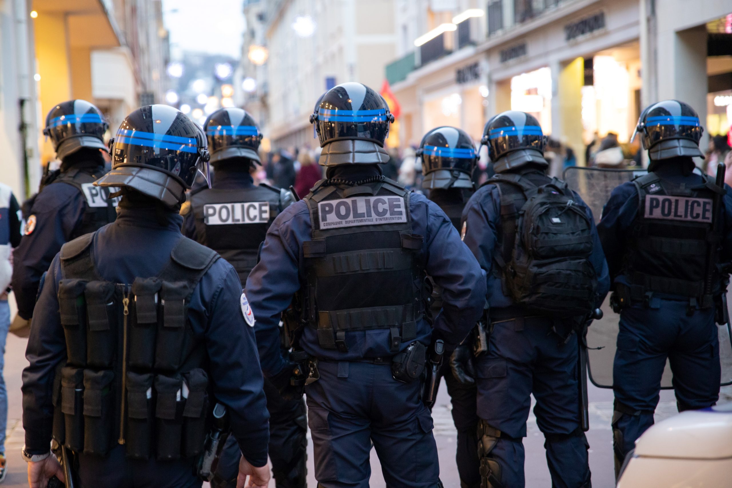 Attentats de Paris : la demande en agents de sécurité en hausse dans la  Somme - France Bleu